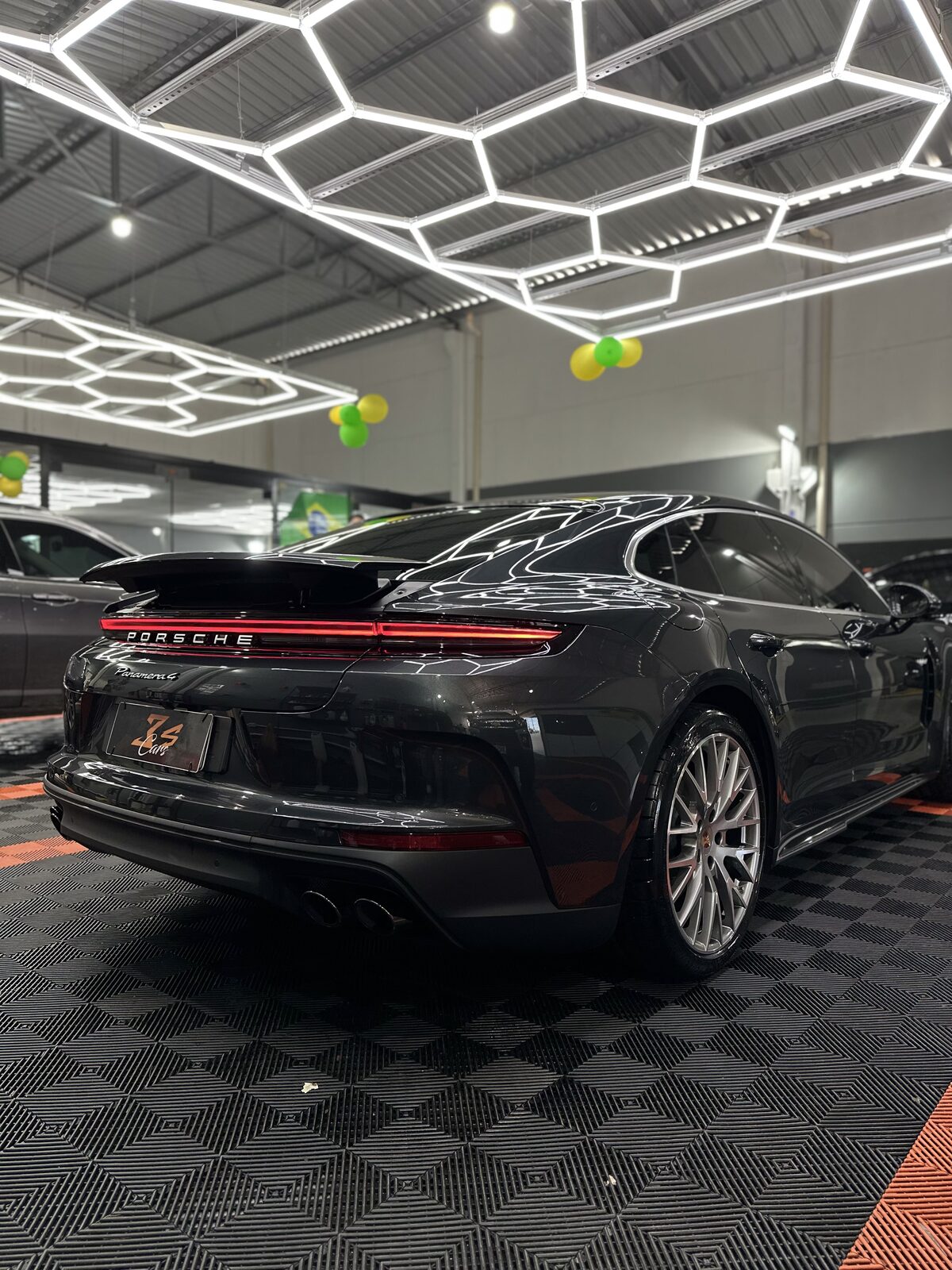 Porsche Panamera com PPF instalado, vista traseira