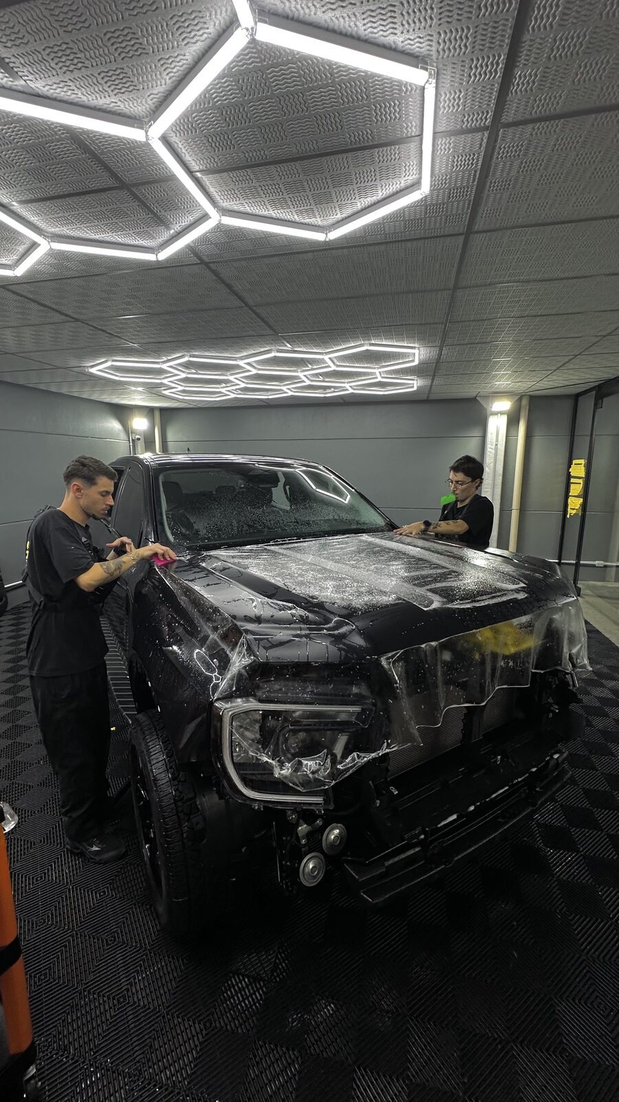 Instalação de PPF em SUV branco
